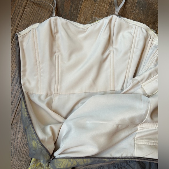 EUC BCBGMaxAzria Runway Strapless Dress Sz 6 - Picture 15 of 16